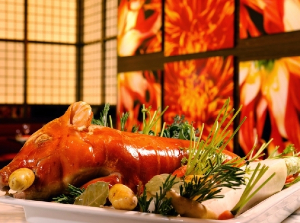 chuyên cung cấp heo quay ngon ở Hóc Môn